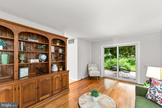 $700,000 | 14407 Butternut Court, Rockville, MD 20853