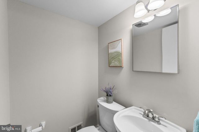 $700,000 | 14407 Butternut Court, Rockville, MD 20853