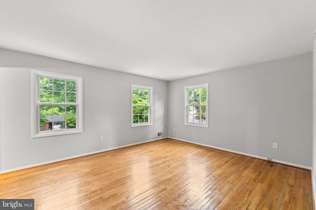 $700,000 | 14407 Butternut Court, Rockville, MD 20853