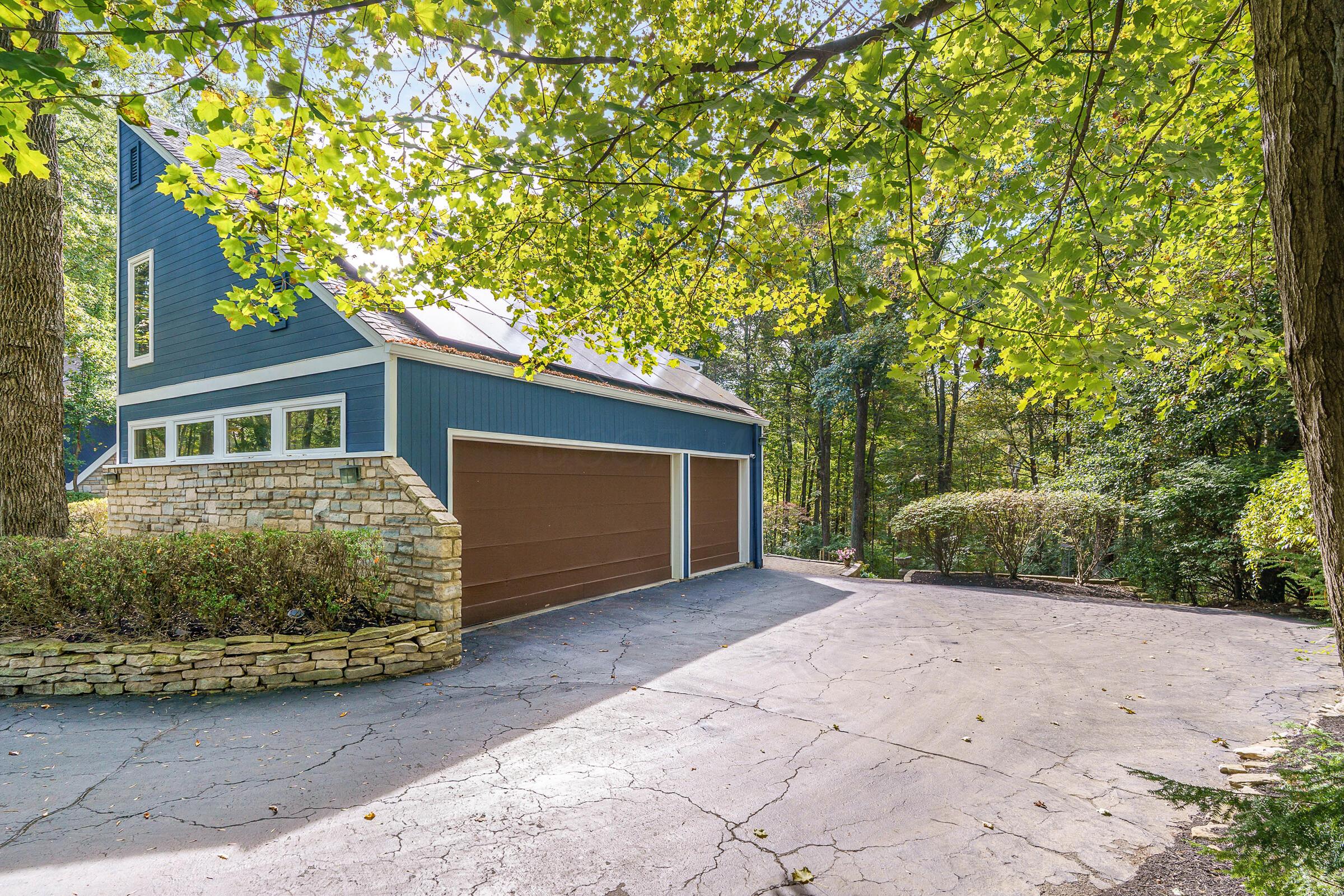 1037 Ravine Ridge Drive Columbus, OH 43085 - Photo 73 of 74 3 Car Attached Garage