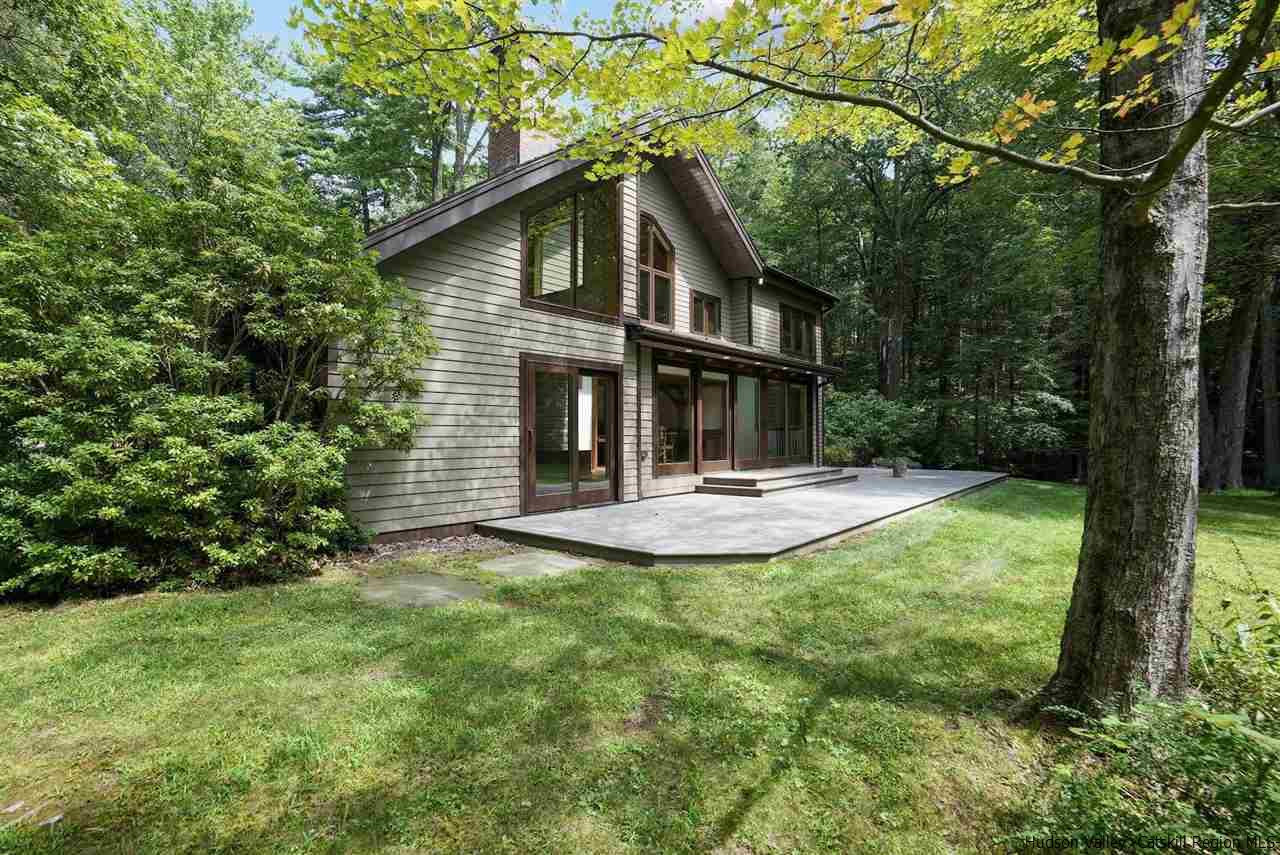 48 Rock Ridge Road New Paltz, NY 12561 - Photo 33 of 35 a front view of a house with yard and green space