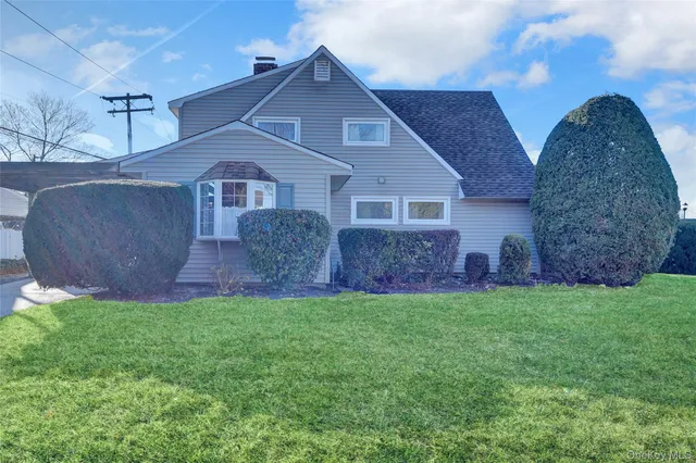 $769,000 | 2 Welcome Lane, Wantagh, NY 11793