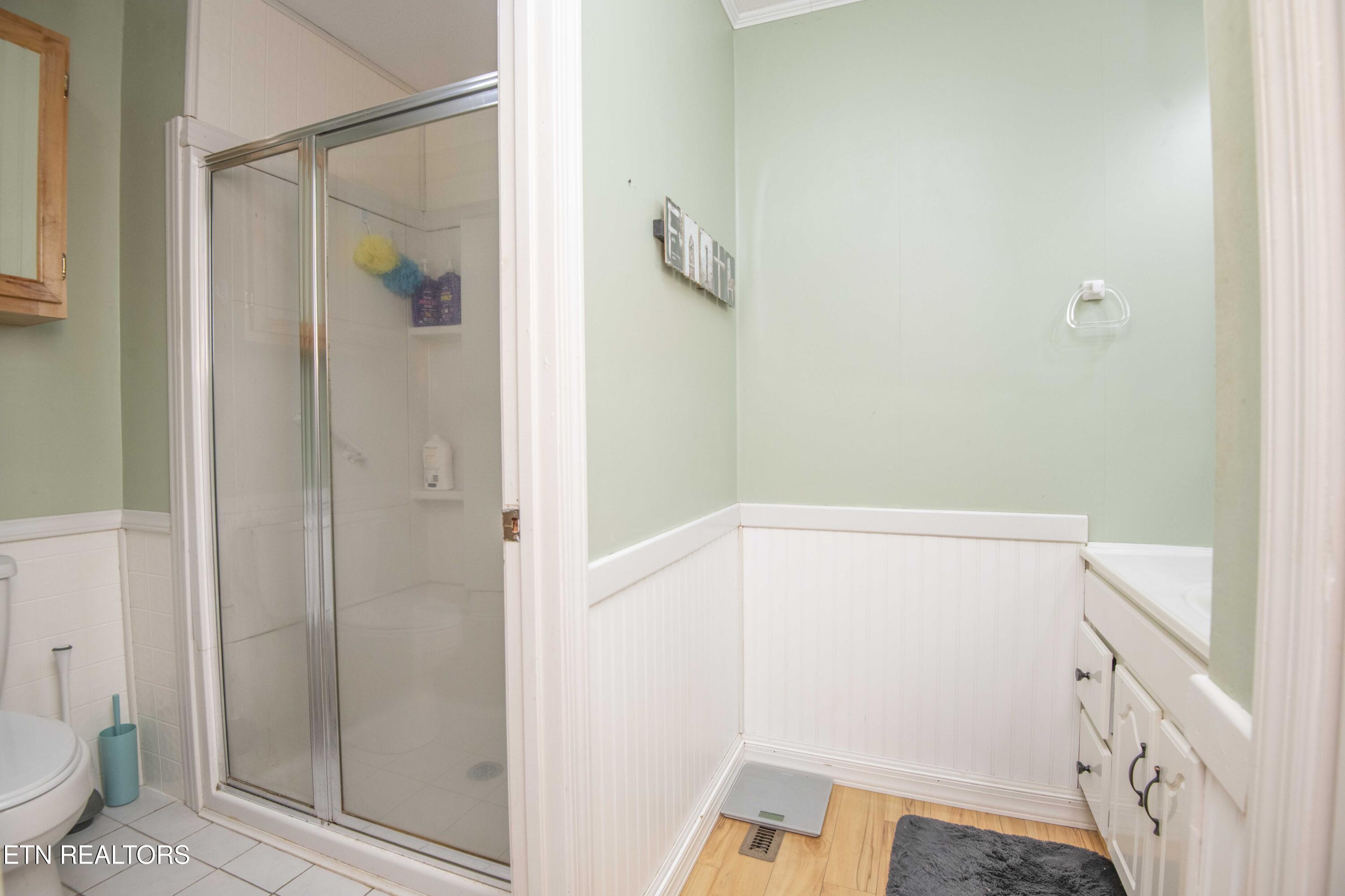 106 County Road 189 Decatur, TN 37322 - Photo 18 of 57 master bath 1_1