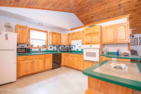 $515,000 | 106 County Road 189, Decatur, TN 37322