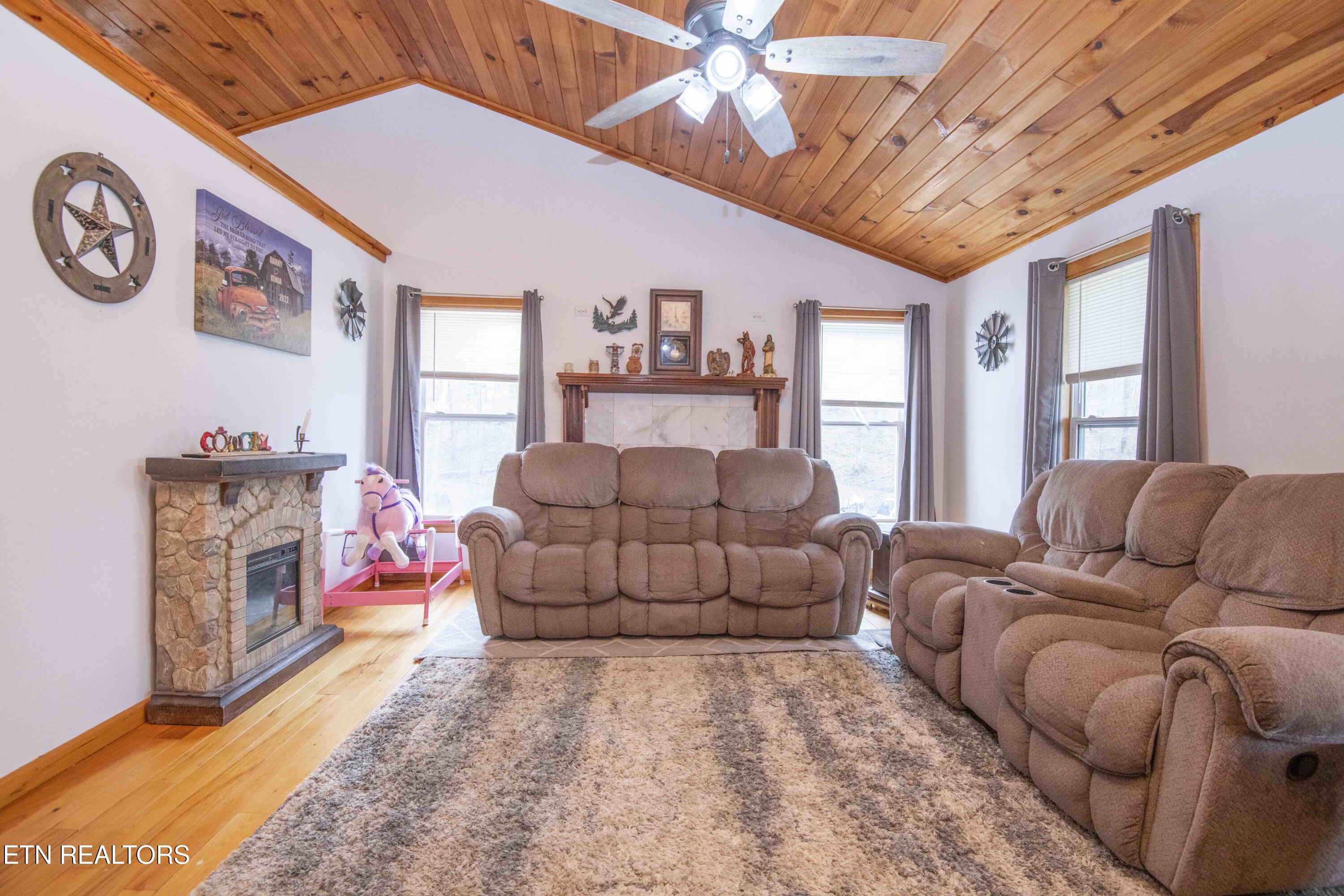 106 County Road 189 Decatur, TN 37322 - Photo 10 of 57 living 1_1