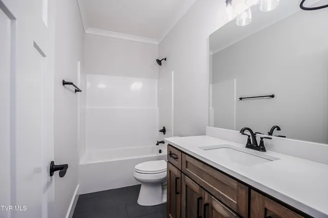 $849,000 | 294 River Pointe Drive, Greeneville, TN 37743