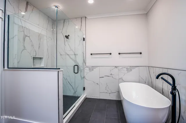 $849,000 | 294 River Pointe Drive, Greeneville, TN 37743