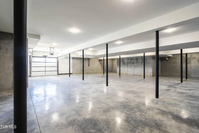 $849,000 | 294 River Pointe Drive, Greeneville, TN 37743