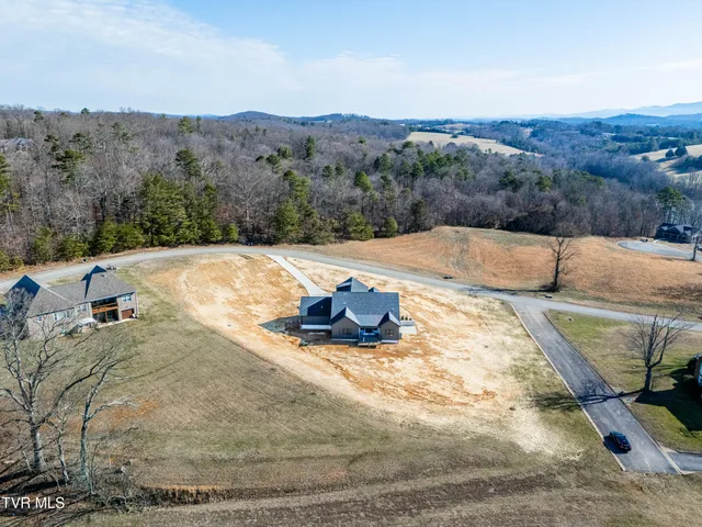 $849,000 | 294 River Pointe Drive, Greeneville, TN 37743