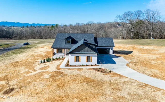 $849,000 | 294 River Pointe Drive, Greeneville, TN 37743