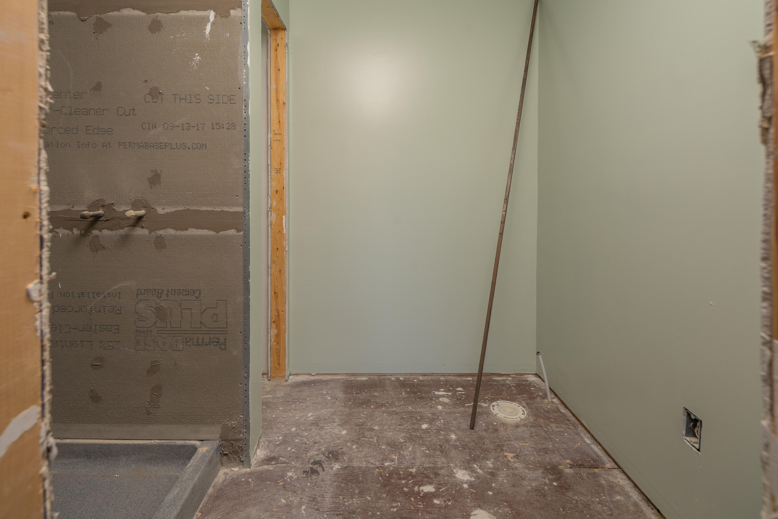 3086 Country Club Road Troutville, VA 24175 - Photo 23 of 39 Upper Level Unfinished Bath