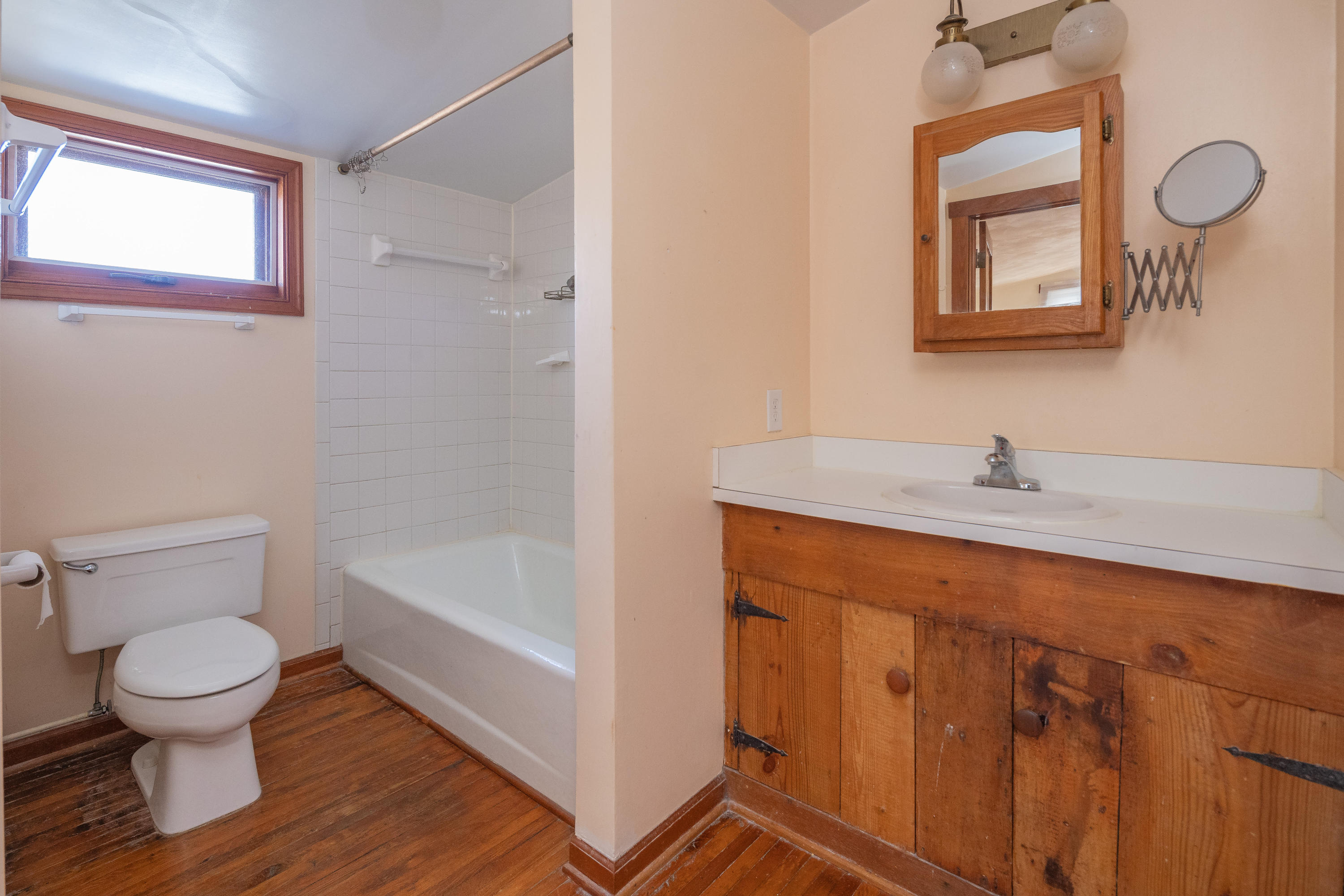 3086 Country Club Road Troutville, VA 24175 - Photo 25 of 39 Upper Level Bath