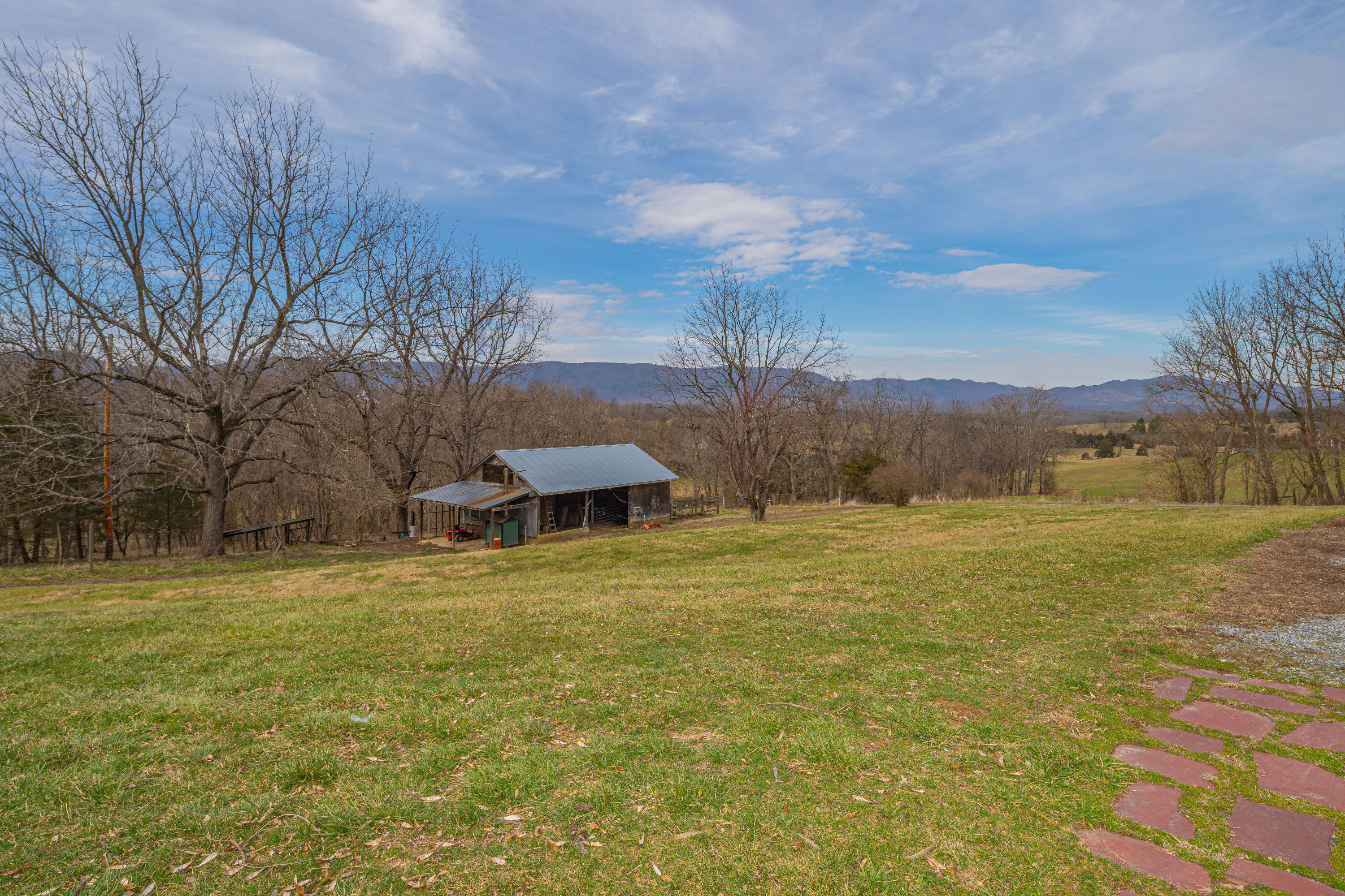3086 Country Club Road Troutville, VA 24175 - Photo 33 of 39 Barn