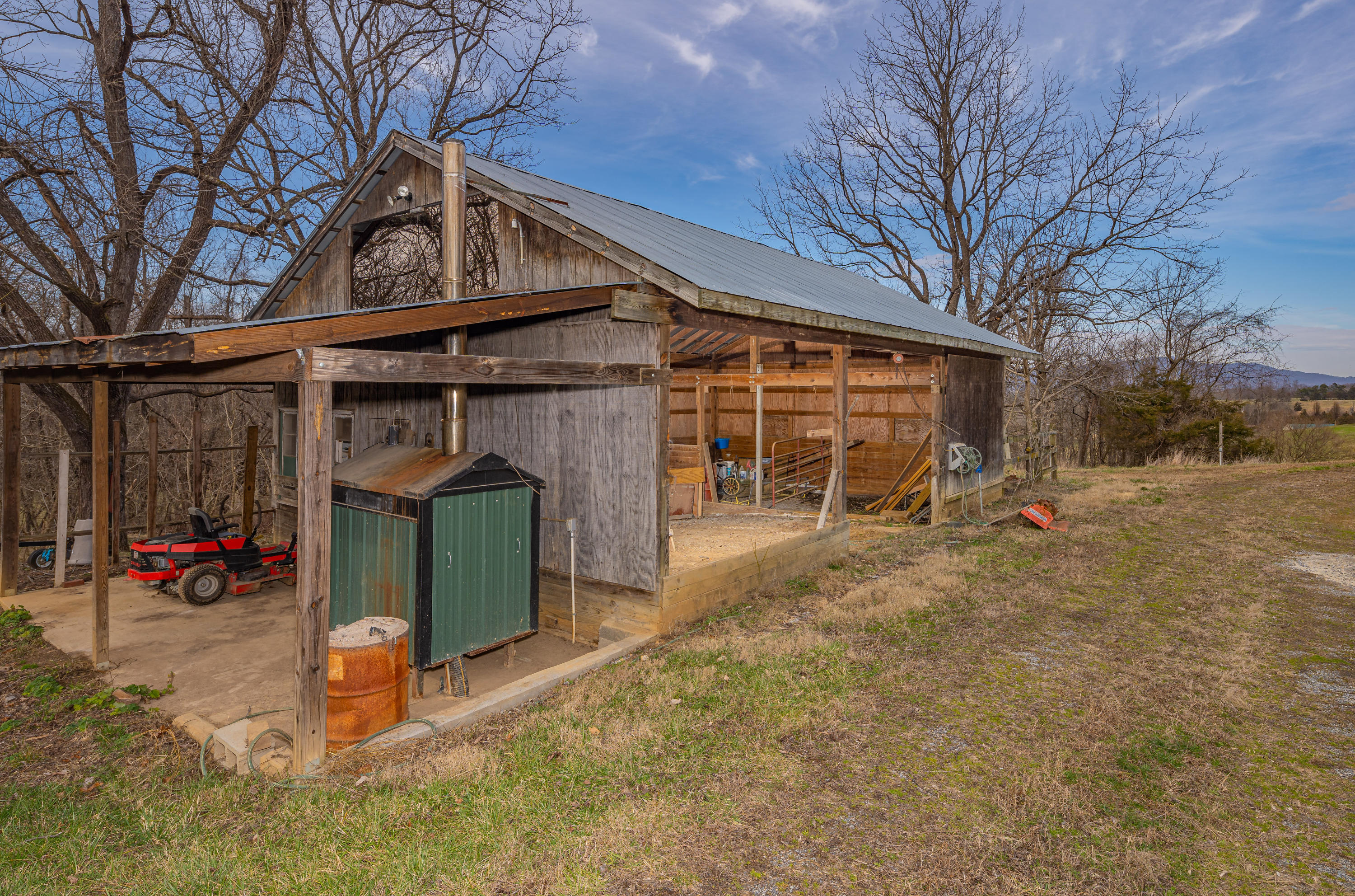 3086 Country Club Road Troutville, VA 24175 - Photo 36 of 39 Barn
