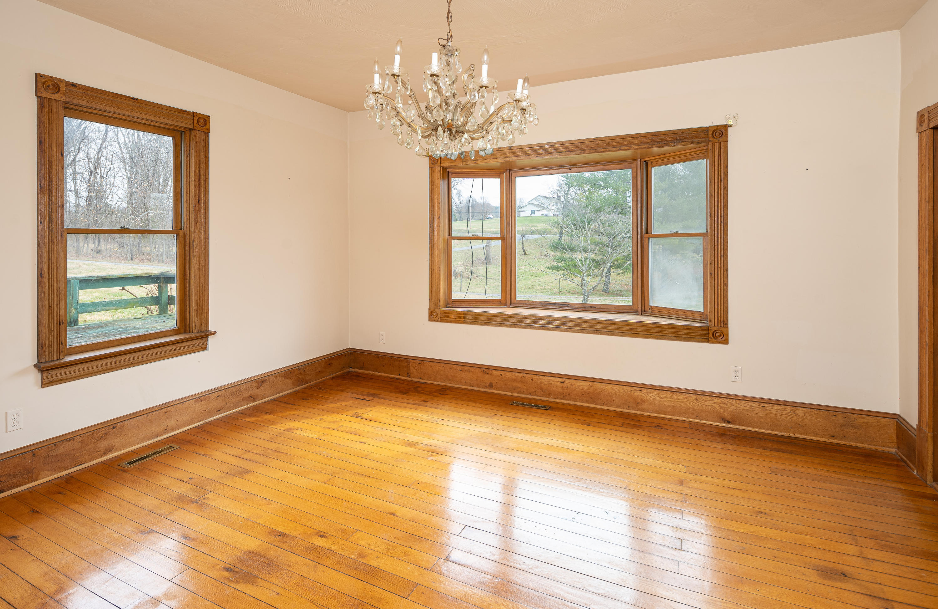 3086 Country Club Road Troutville, VA 24175 - Photo 6 of 39 Dining Room