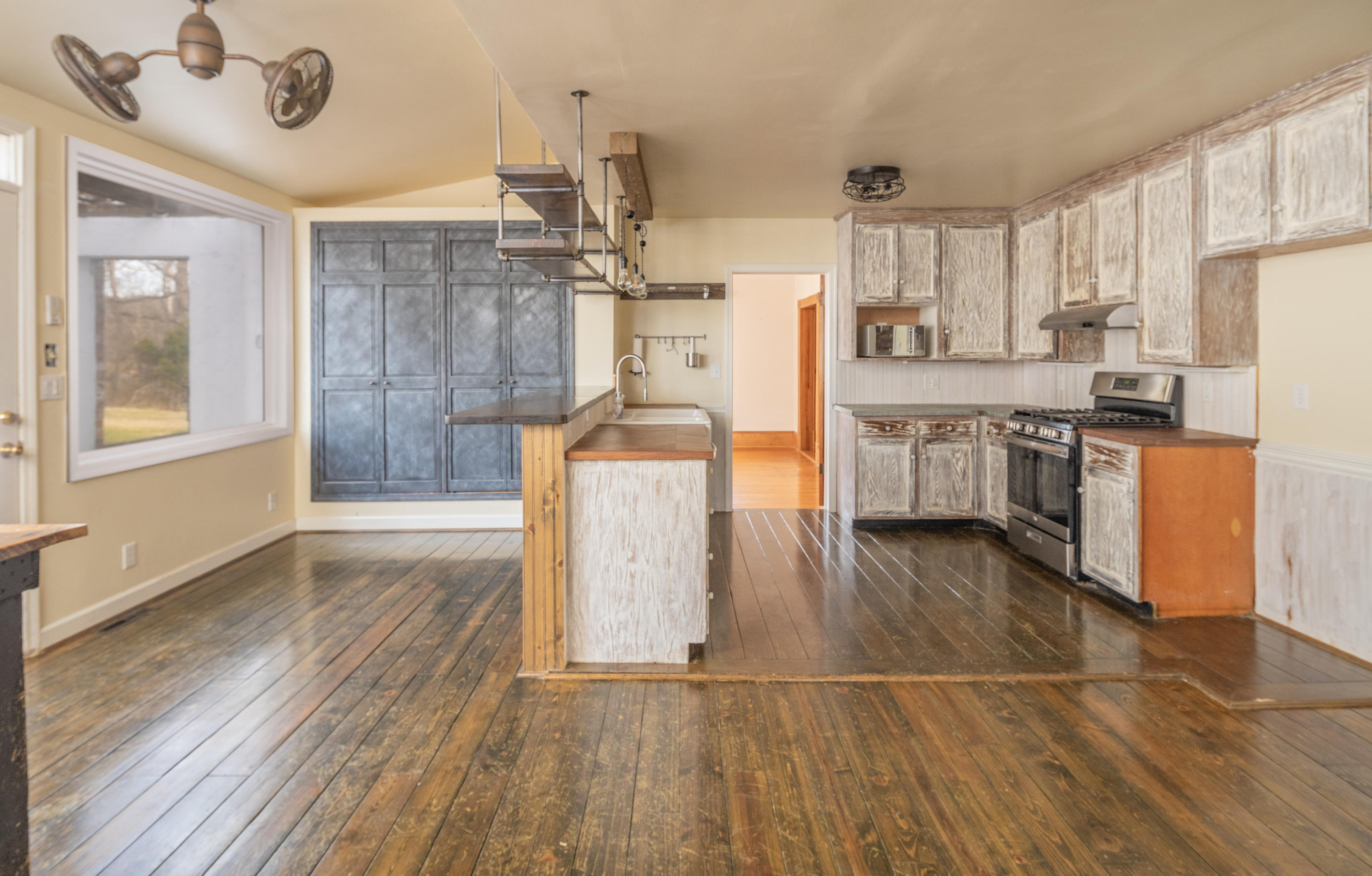 3086 Country Club Road Troutville, VA 24175 - Photo 10 of 39 Kitchen
