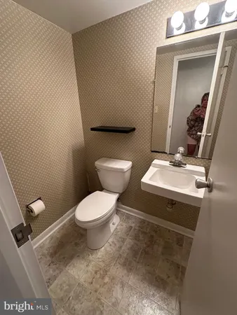 $3,195 | 2366 Soft Wind Court, Reston, VA 20191