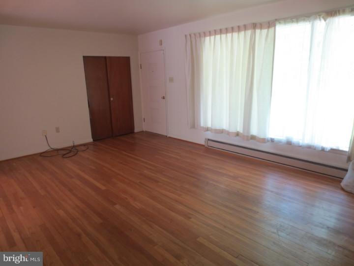 1916 Hill Road Reading, PA 19602 - Photo 2 of 11 Living Room
