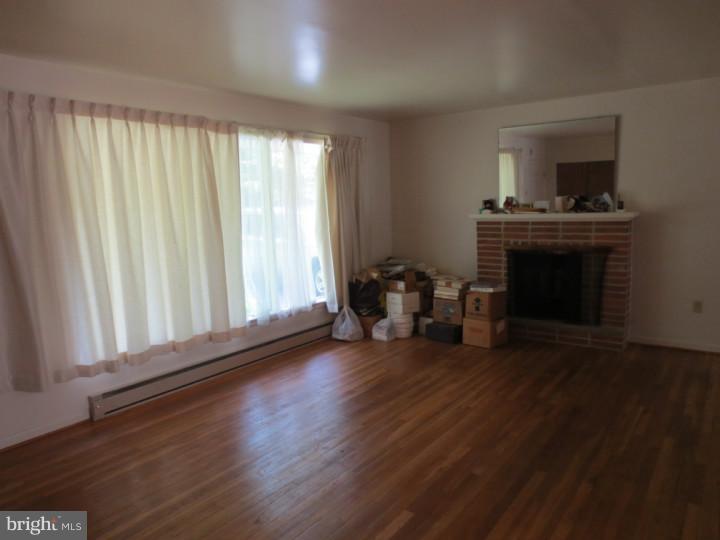 1916 Hill Road Reading, PA 19602 - Photo 3 of 11 Living Room