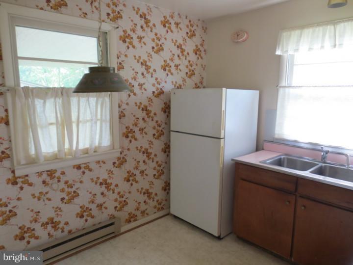 1916 Hill Road Reading, PA 19602 - Photo 6 of 11 Kitchen