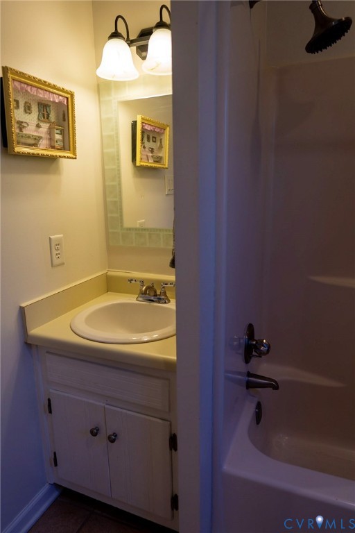 4743 Fordham Road Chesterfield, VA 23236 - Photo 30 of 33 Guest Full Bathroom
