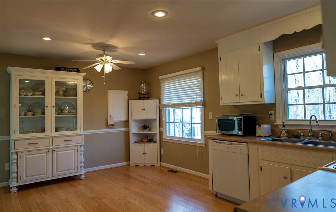 4743 Fordham Road Chesterfield, VA 23236 - Photo 10 of 33 Gallery Image 10