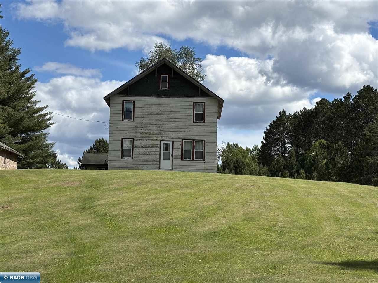 11084 Hayes Road Hibbing, MN 55746 - Photo 5 of 48