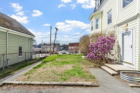 $419,000 | 155 Maple Street, Unit 1, Danvers, MA 01923