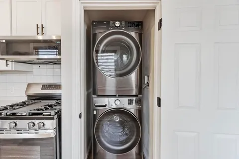 a view of washer and dryer in a kitchen