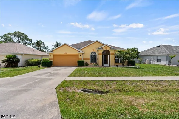 $284,000 | 1520 Honor Court, Lehigh Acres, FL 33971