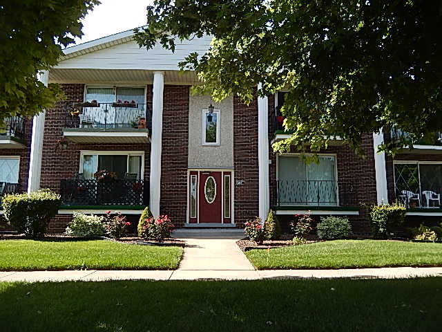 6045 103rd Street, Unit 1W Chicago Ridge, IL 60415 - Photo 1 of 19
