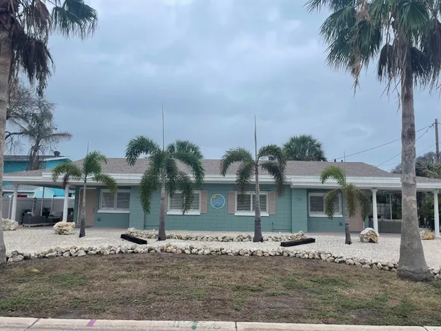 $2,400 | 720 East Gulf Boulevard, Unit A, Indian Rocks Beach, FL 33785