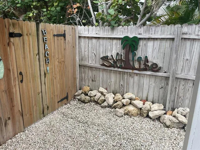 $2,400 | 720 East Gulf Boulevard, Unit A, Indian Rocks Beach, FL 33785