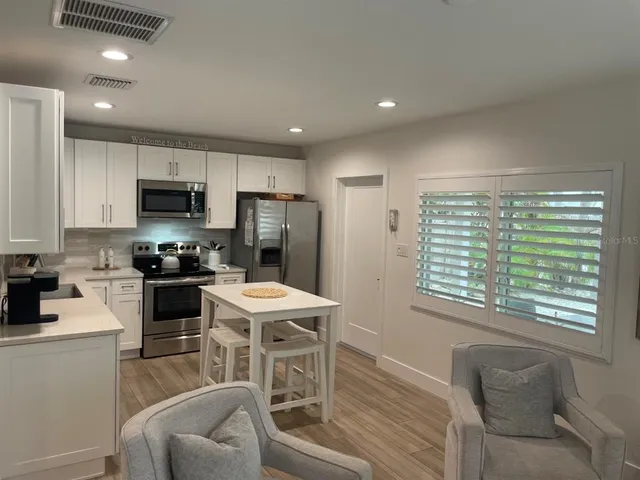 $2,400 | 720 East Gulf Boulevard, Unit A, Indian Rocks Beach, FL 33785