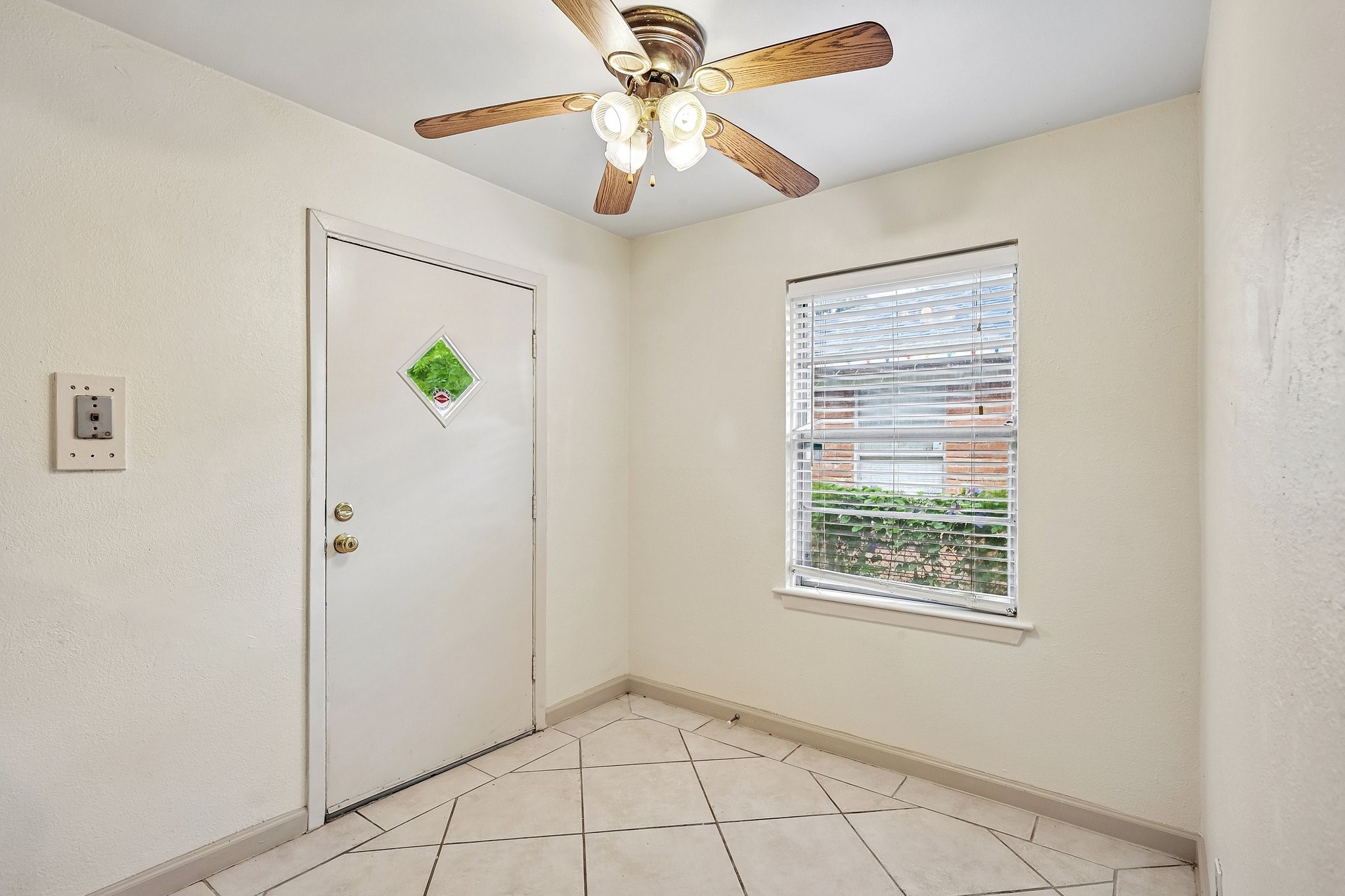 6401 Rowan Lane Houston, TX 77074 - Photo 6 of 21