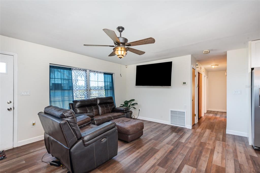 404 Grand Rondo East Crescent City, FL 32112 - Photo 7 of 40