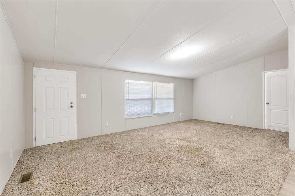 445 Arvel Circle Azle, TX 76020 - Photo 3 of 25