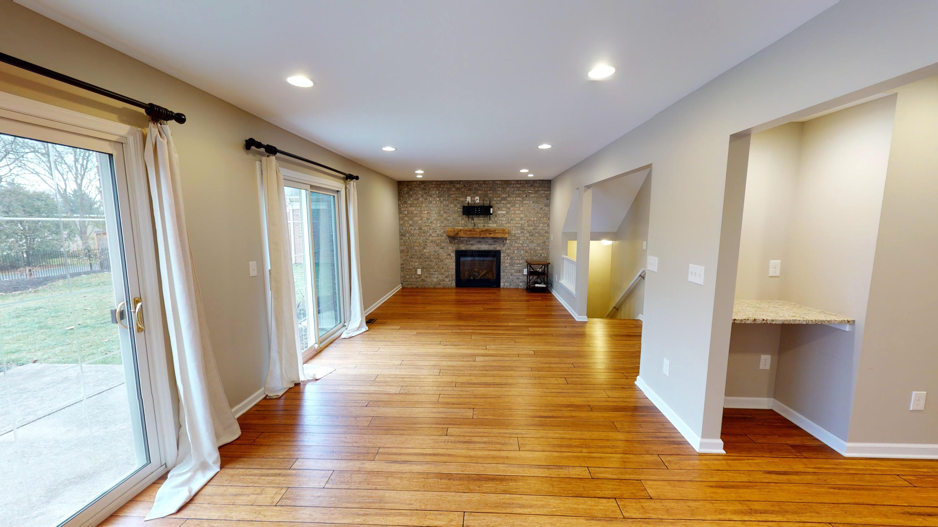 2165 Sandston Road Columbus, OH 43220 - Photo 13 of 41
