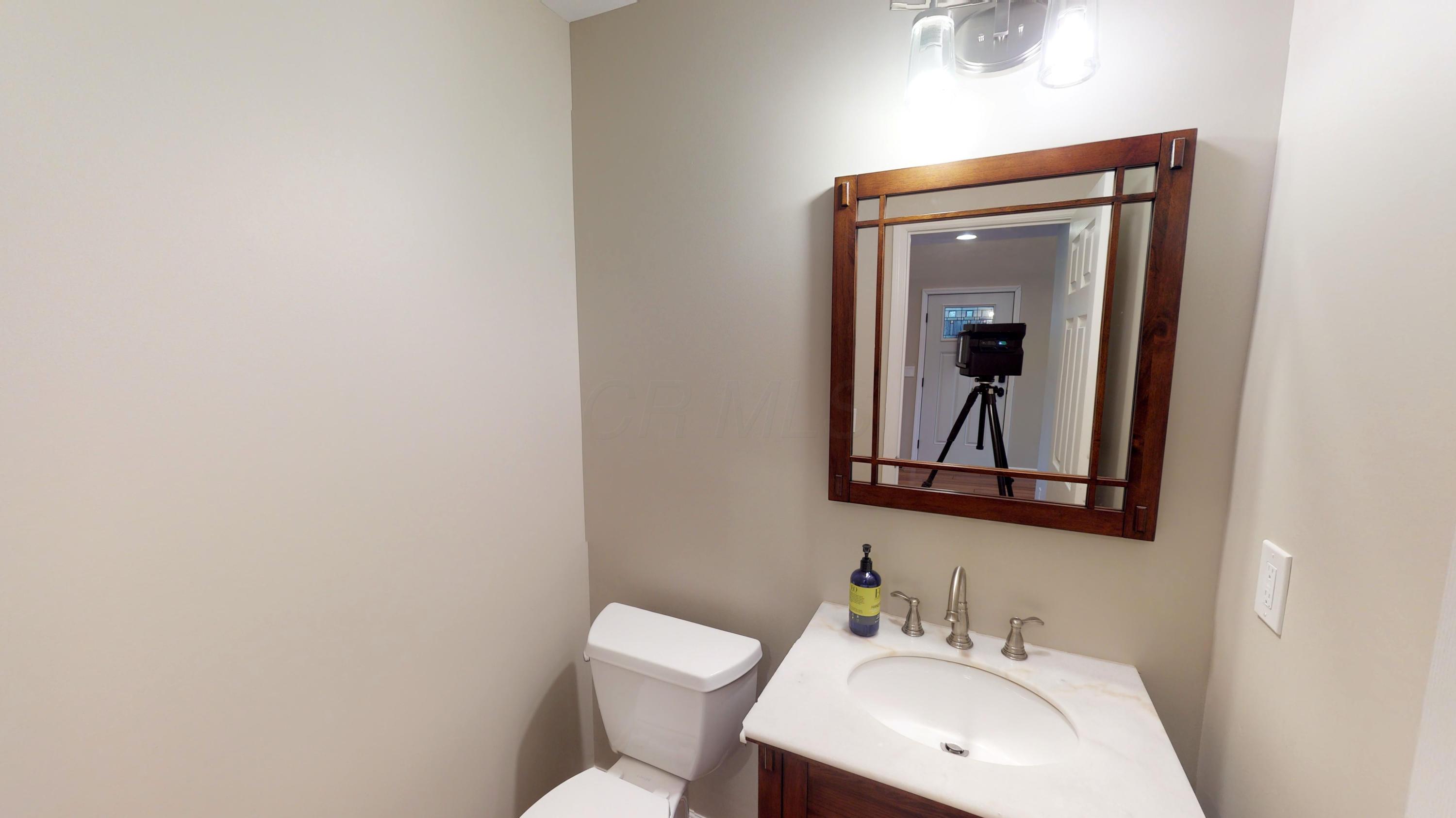 2165 Sandston Road Columbus, OH 43220 - Photo 18 of 41