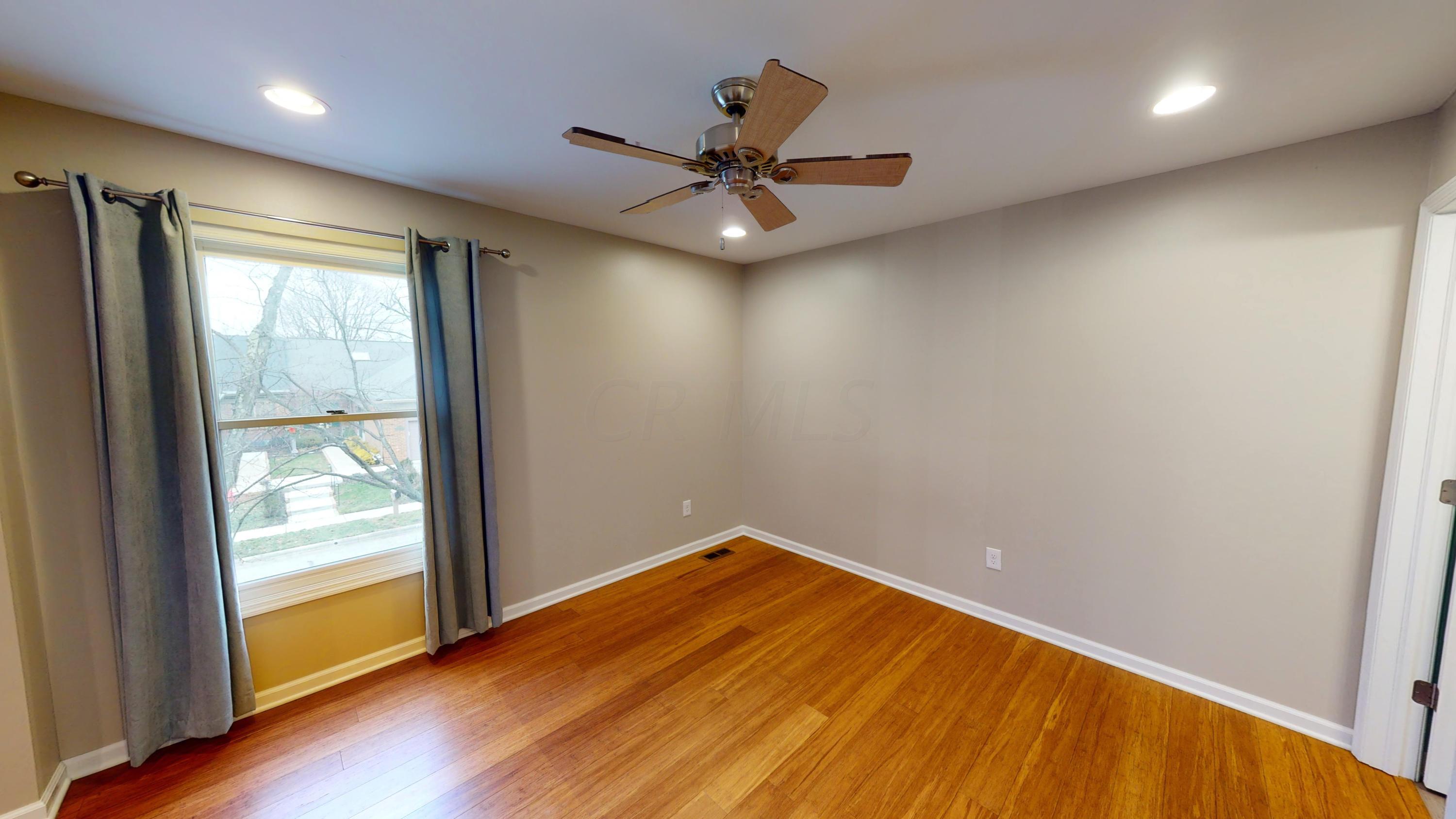 2165 Sandston Road Columbus, OH 43220 - Photo 19 of 41