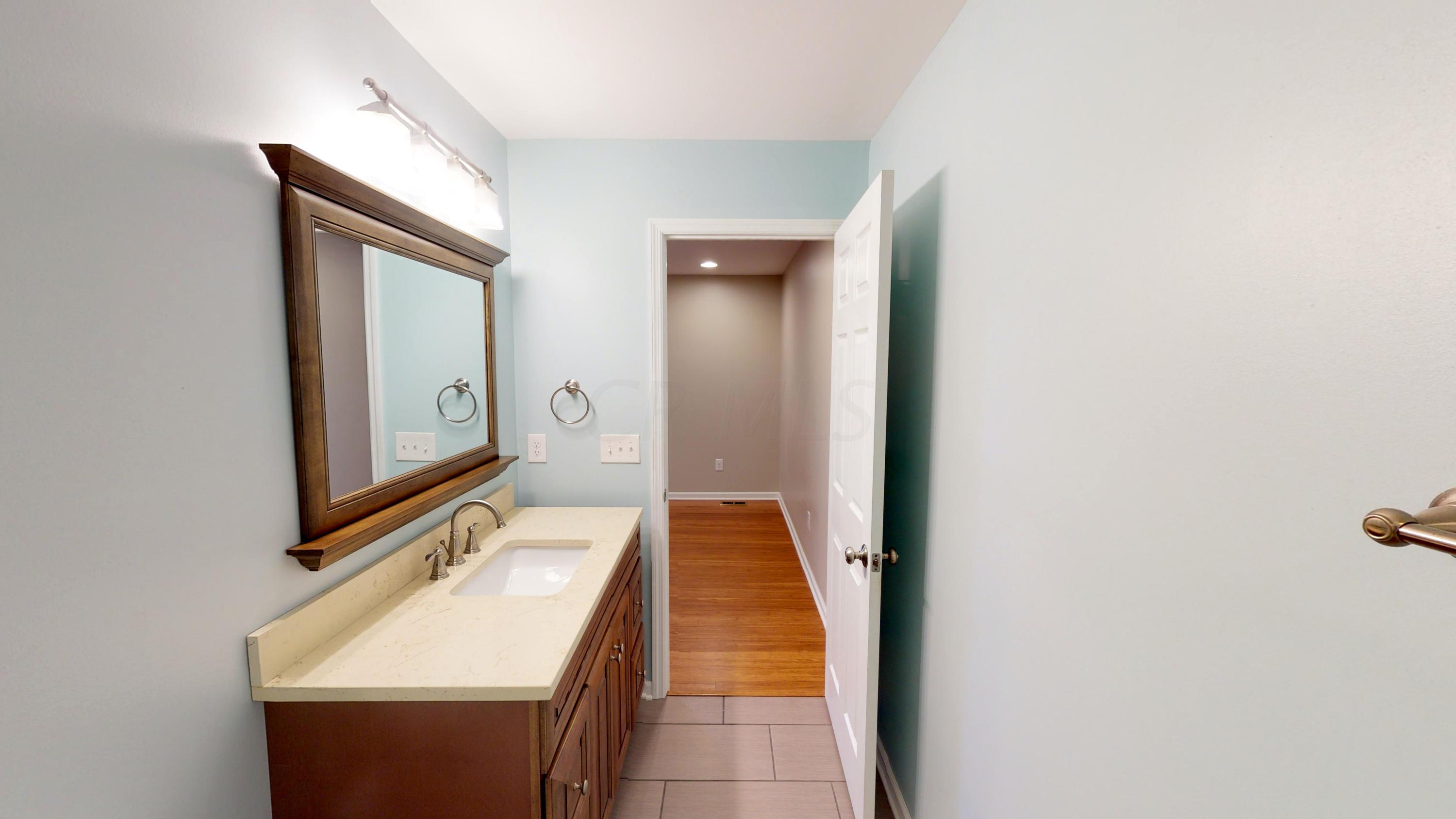 2165 Sandston Road Columbus, OH 43220 - Photo 24 of 41