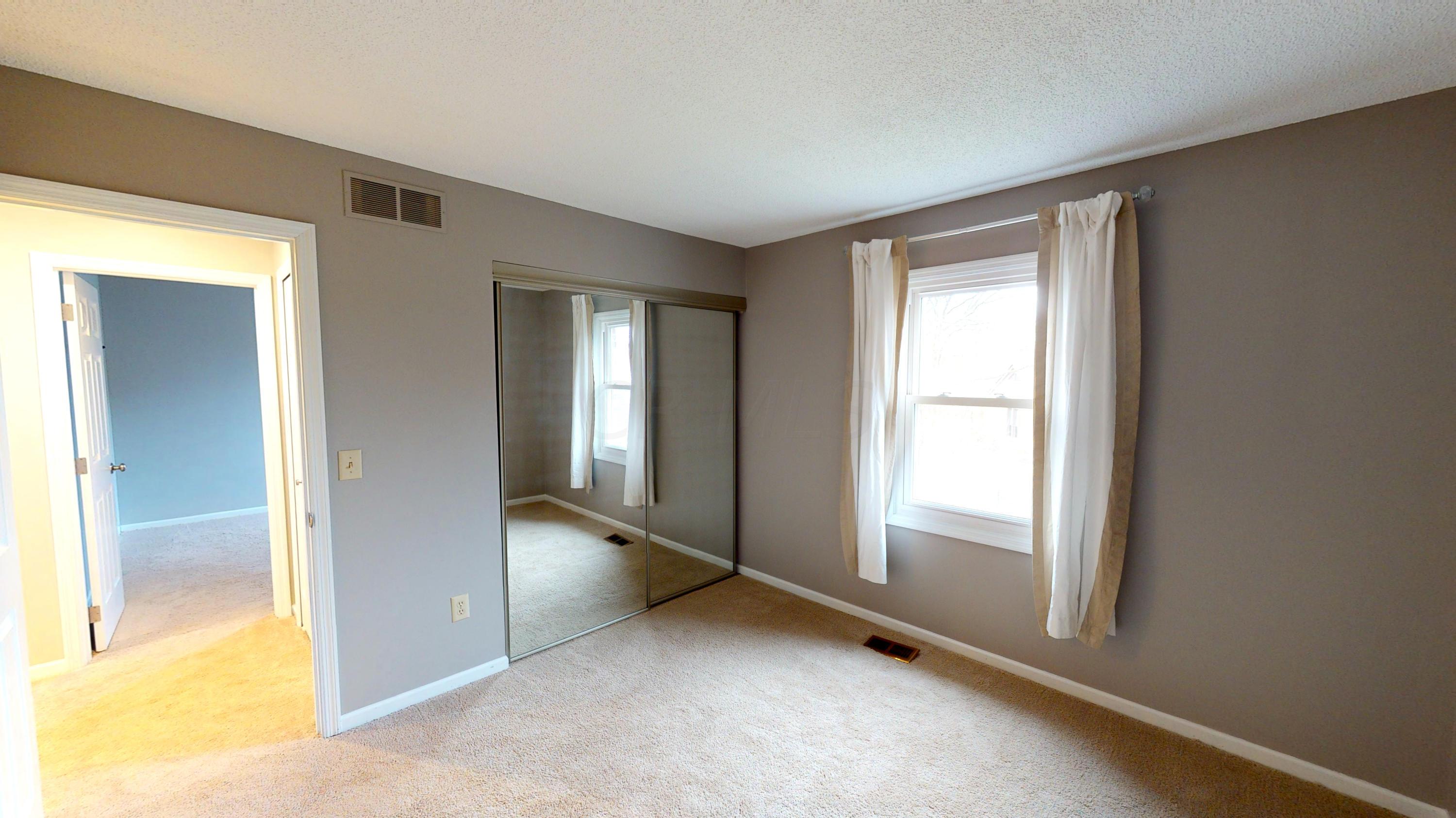 2165 Sandston Road Columbus, OH 43220 - Photo 26 of 41