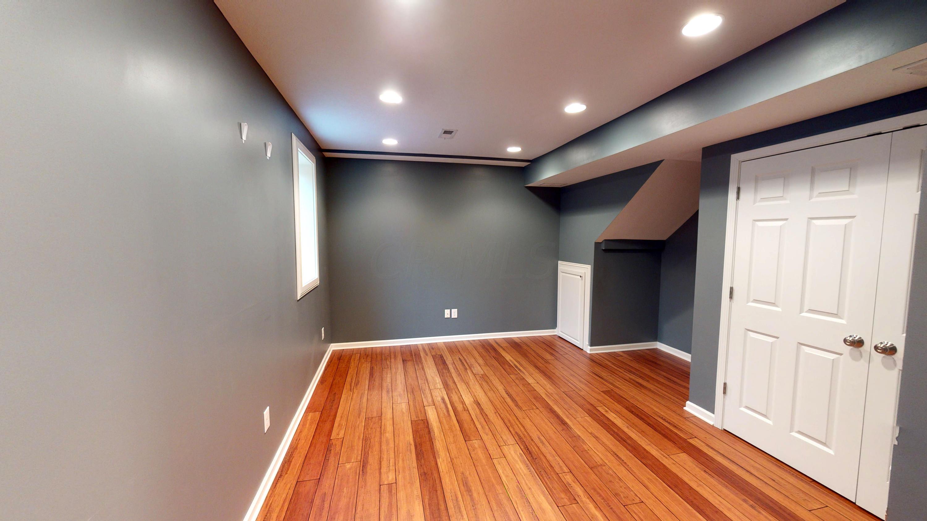 2165 Sandston Road Columbus, OH 43220 - Photo 34 of 41