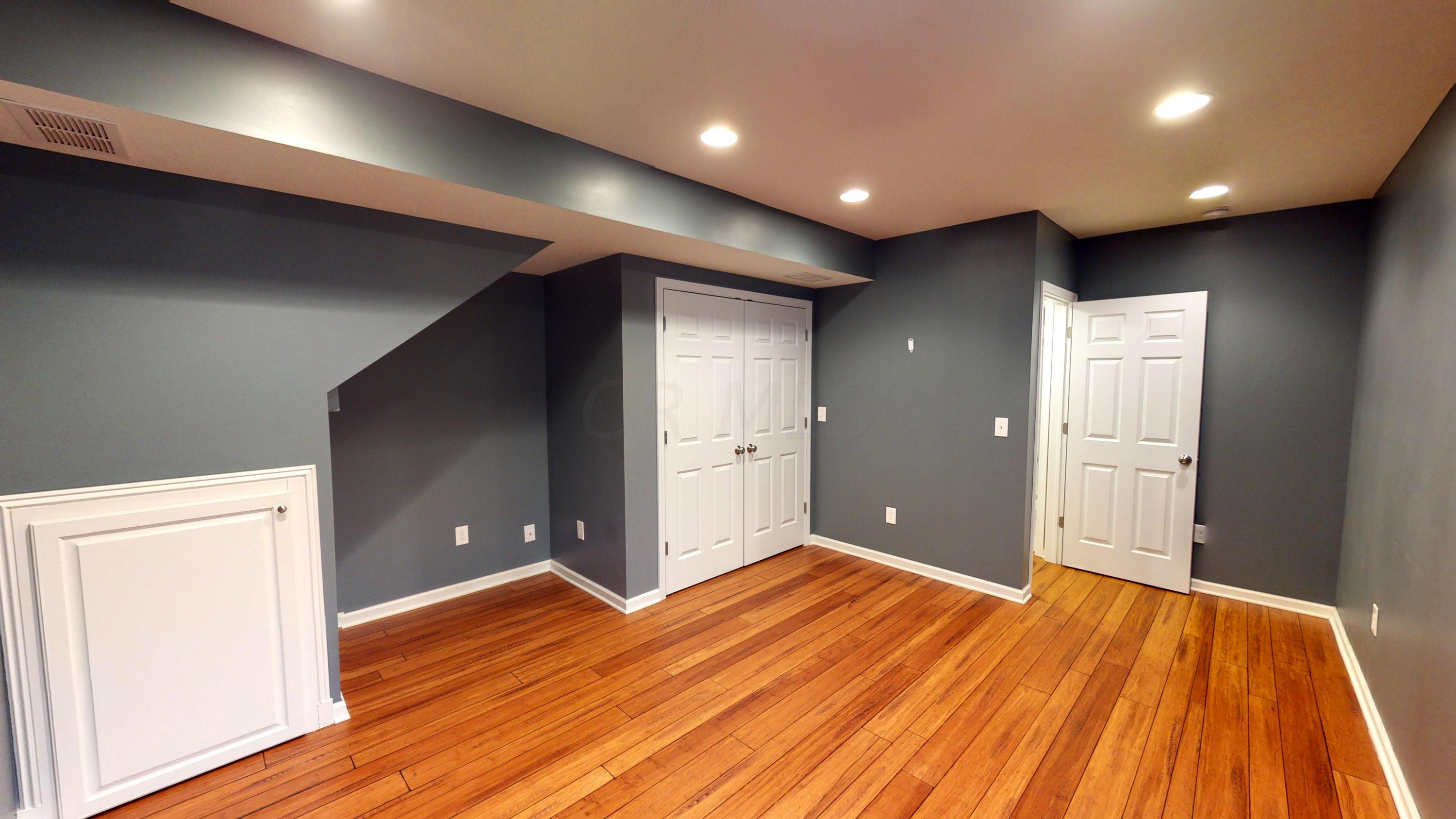 2165 Sandston Road Columbus, OH 43220 - Photo 36 of 41