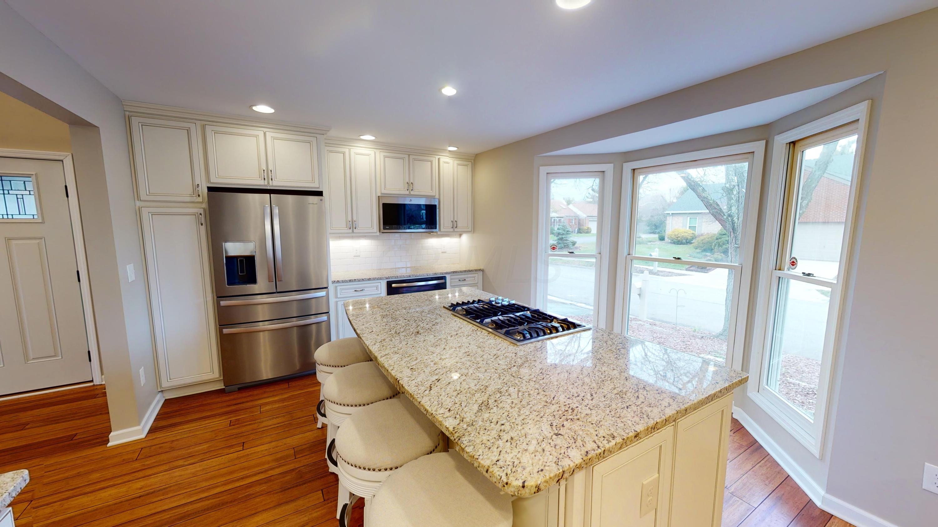 2165 Sandston Road Columbus, OH 43220 - Photo 10 of 41