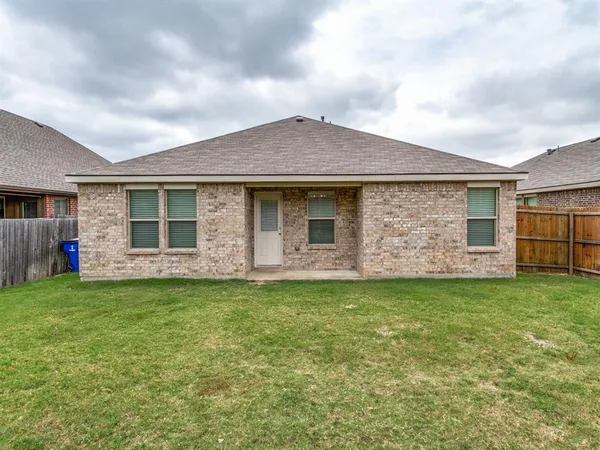 $2,150 | 430 Paddock Lane, Celina, TX 75009