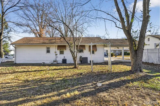 $103,000 | 13 Sandridge Drive, New Athens, IL 62264