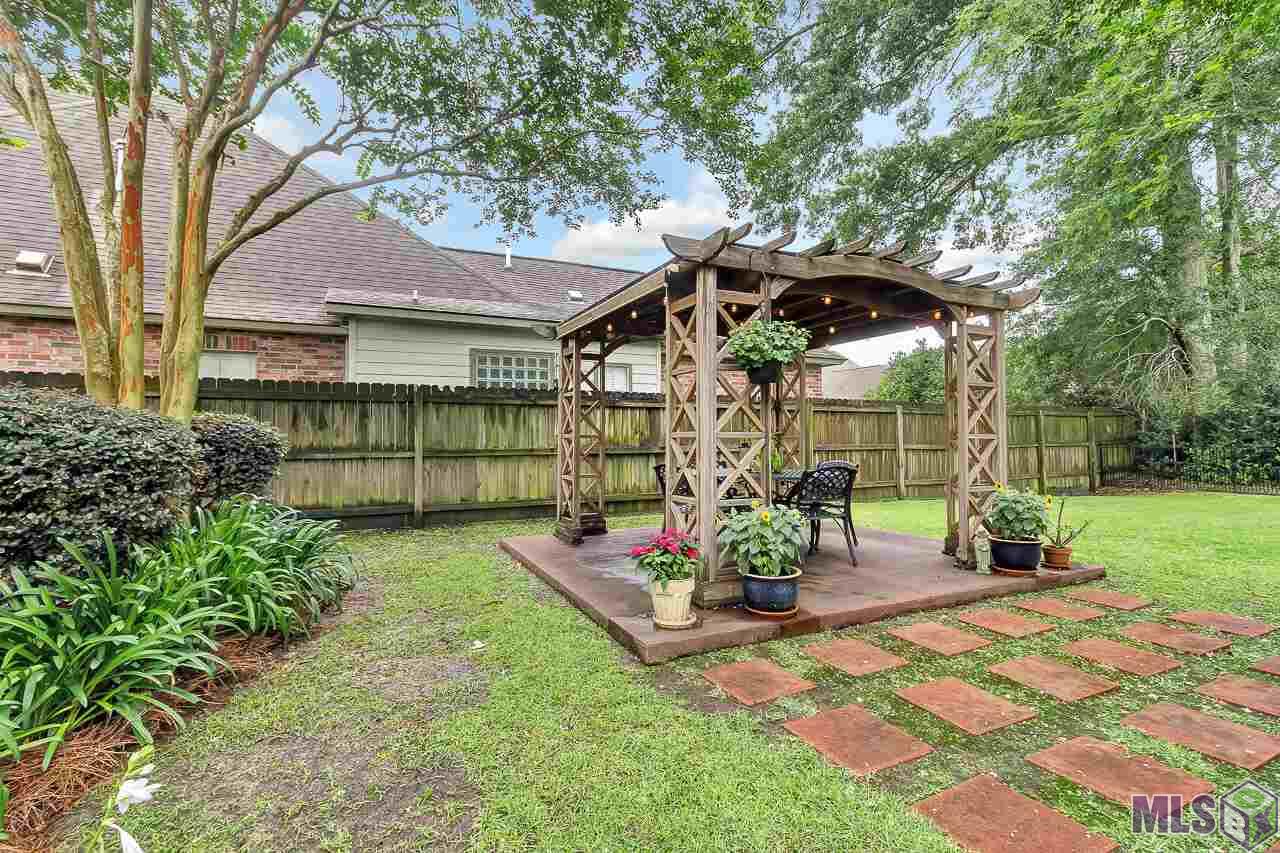 9243 Homestead Drive Baton Rouge, LA 70817 - Photo 26 of 33 Pergola