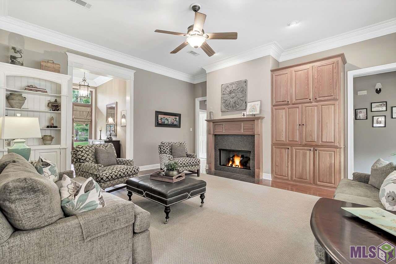 9243 Homestead Drive Baton Rouge, LA 70817 - Photo 7 of 33 Living Room