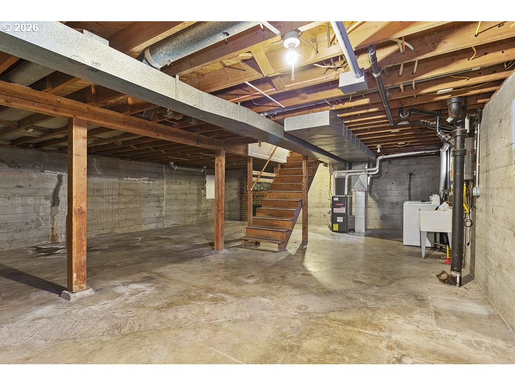 14035 Southeast Harrison Street Portland, OR 97233 - Photo 20 of 32 a view of an empty room